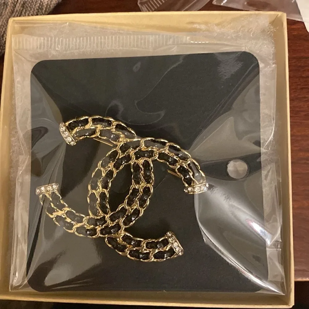 Classic   Black Brooch